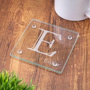 Dessous de verre, lettre initiale et nom personnalisés, cadeau gravé au laser, mariage, anniversaire, anniversaire de mariage, Noël.