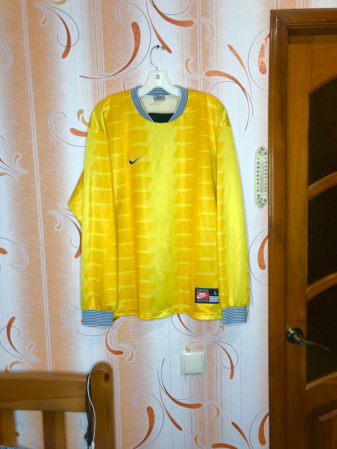 v neck nike sweater