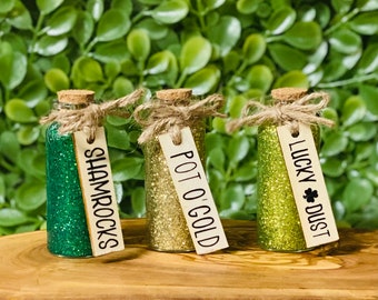 St Patricks Day Decor Tiered Tray Decor Mini Glass Glitter Bottles Saint Patricks Irish Lucky Shamrock Shelf Sitter Coffee Bar Decorations