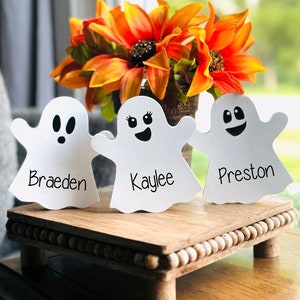 Personalisierte Geister Halloween Tiered Tablett Dekor Holzgeister Halloween Dekor Herbst Tiered Tablett Dekor Niedliche Holzgeister Gruselige Dekorationen Bild 1