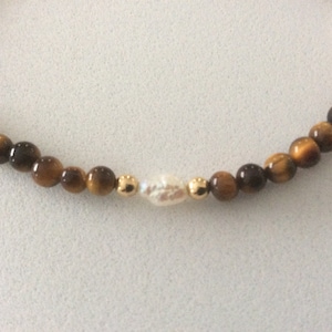 4mm Tigereye and Feshwater Pearl bracelet with Goldfilled beads