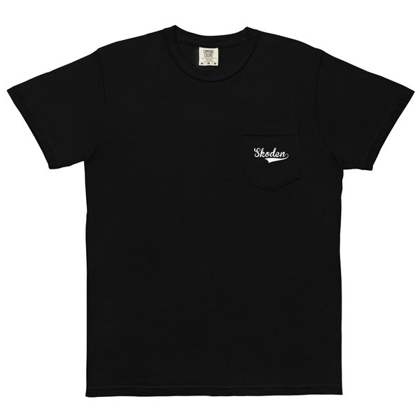 Skoden Abénakis à Zuni - T-shirt de poche unisexe teint aux vêtements