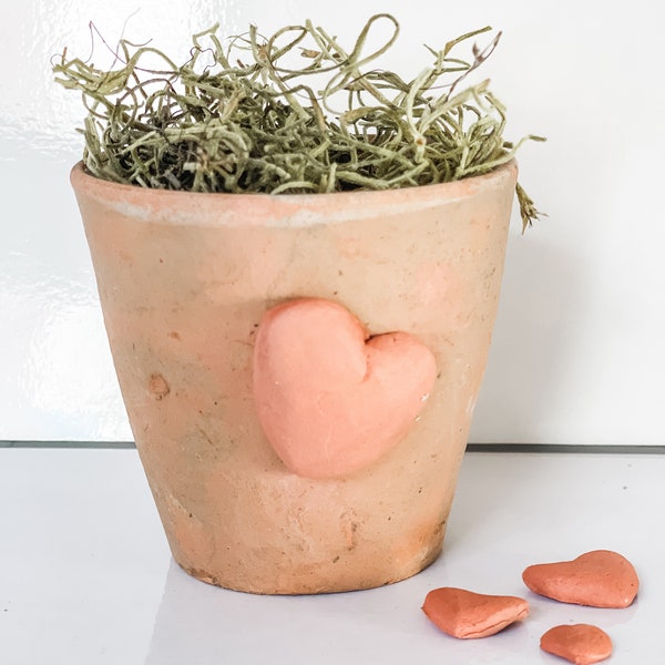 VINTAGE ENGLISH GARDEN Pot With Heart