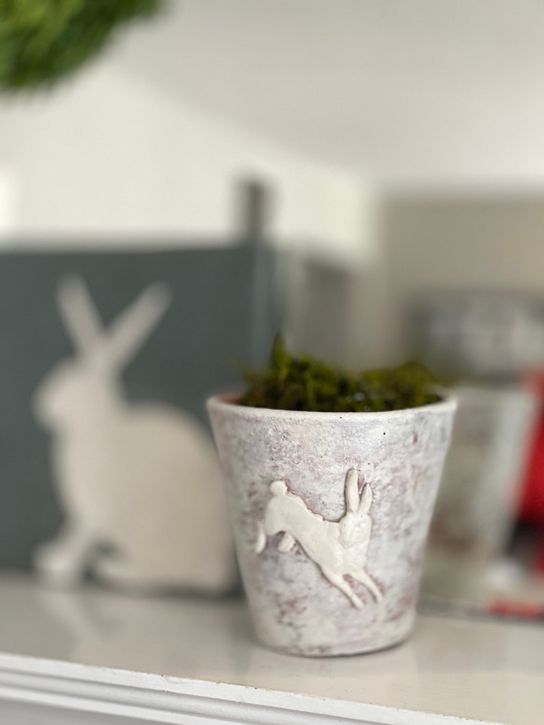 VINTAGE ENGLISH GARDEN Pot With Small Bunny image 10
