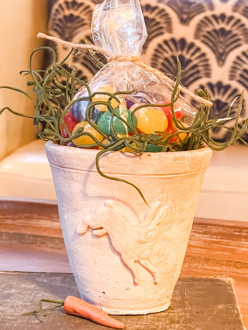 VINTAGE ENGLISH GARDEN Pot With Small Bunny image 6