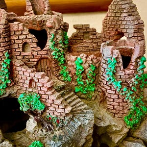 Vintage Blue Ribbon Forgotten Ruins Crumbling Castle Aquarium Ornament Large Resin Fish Tank Decor 7 x 5 x 5.5