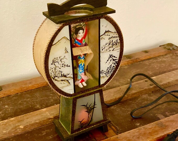 Vintage TV Lamp, Japanese Geisha Diorama TV Lamp, Midcentury Japanese