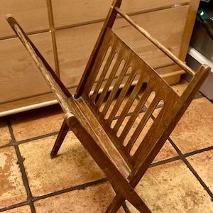 Vintage Mid-Century Modern Wooden Magazine Rack – Scandinavian Style, Romania Stamp, 1960s