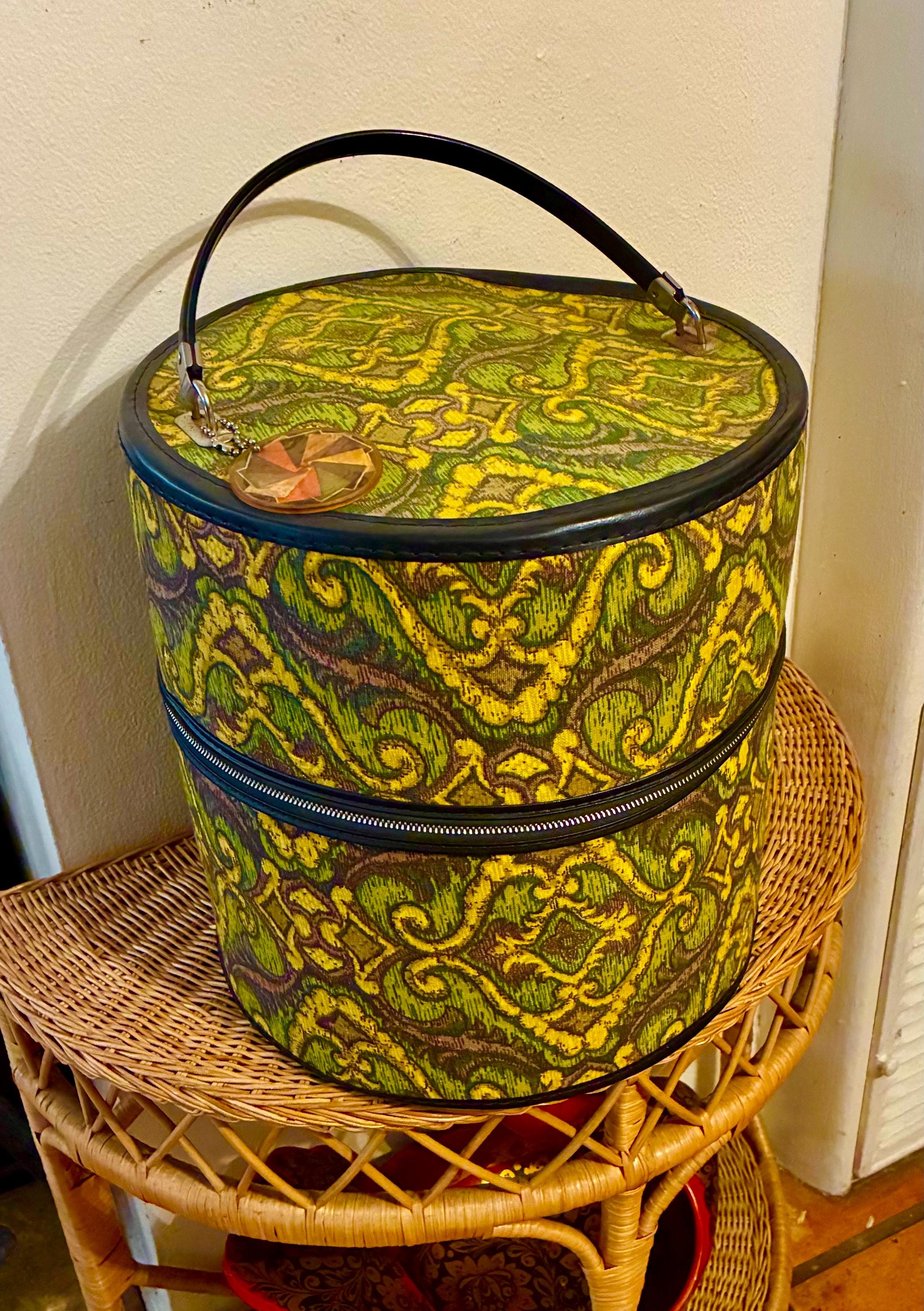 Bagmaster 1960\'s Blue Round Hat Box Bagmaster Hat Box - Etsy main image 2