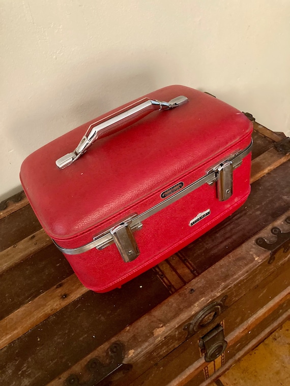 vintage american tourister train Gem
