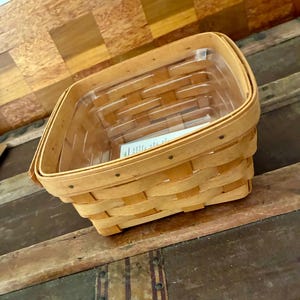 Vintage Longaberger Beerenkorb 11420 - 1995 BDL signiert - 19,6 cm quadratisch mit Kunststoffeinlage, Historie und Kontrollkarte