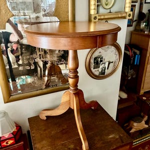 Vintage Wooden Pedestal Side Table, Round Drum Table, Tripod Wine Table, Tradition Turned Pedestal Accent Table, Plant Stand, Cottage Decor