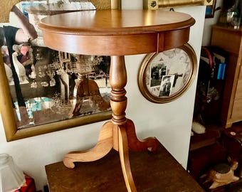 Vintage Wooden Pedestal Side Table, Round Drum Table, Tripod Wine Table, Tradition Turned Pedestal Accent Table, Plant Stand, Cottage Decor