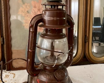Lámpara de mesa eléctrica tipo linterna Lodge Light / Dietz Ranch Craft