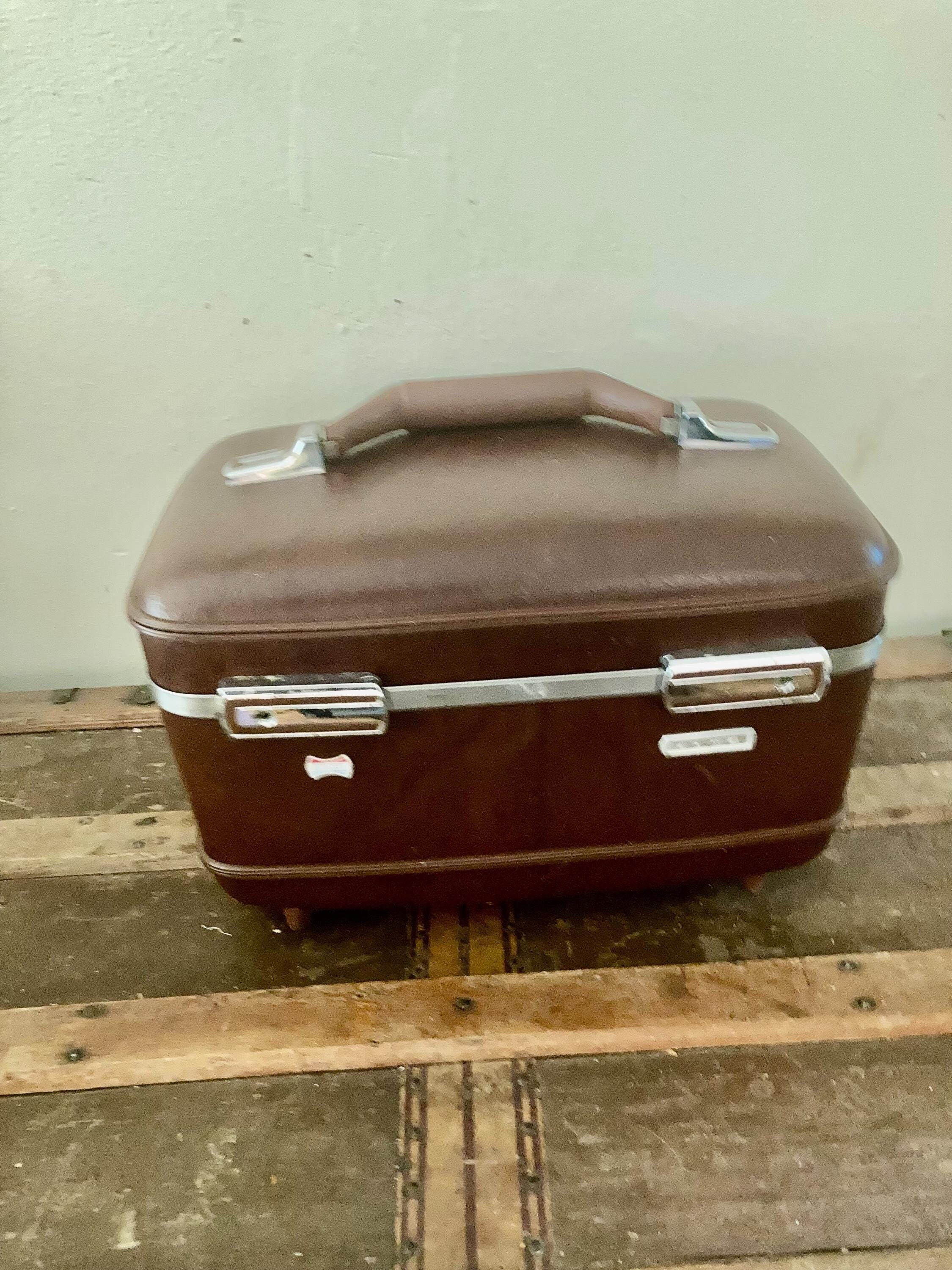 American Tourister Vintage Train Case Vintage Traincase Kosmetikkoffer Aufbewahrung fur Kunsthandwerk schokobraun American Tourister TrainCase Etsy