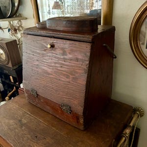 Caja de madera antigua para lustrar zapatos / Taburete vintage para lustrar zapatos / Caja de almacenamiento rústica / Proyecto de bricolaje para barra Murphy