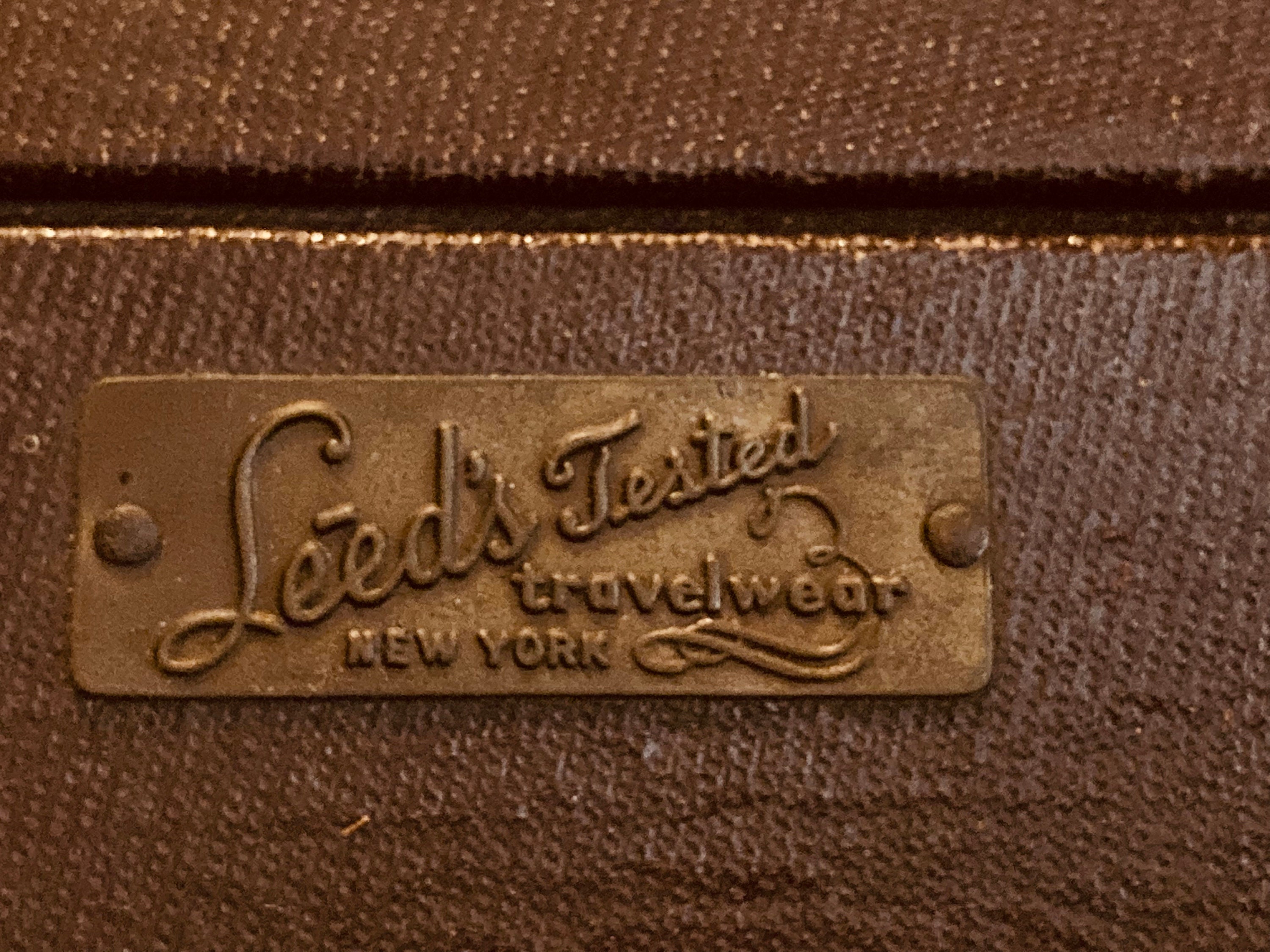 Leeds Tested レザートランク Leeds Tested レザートランク