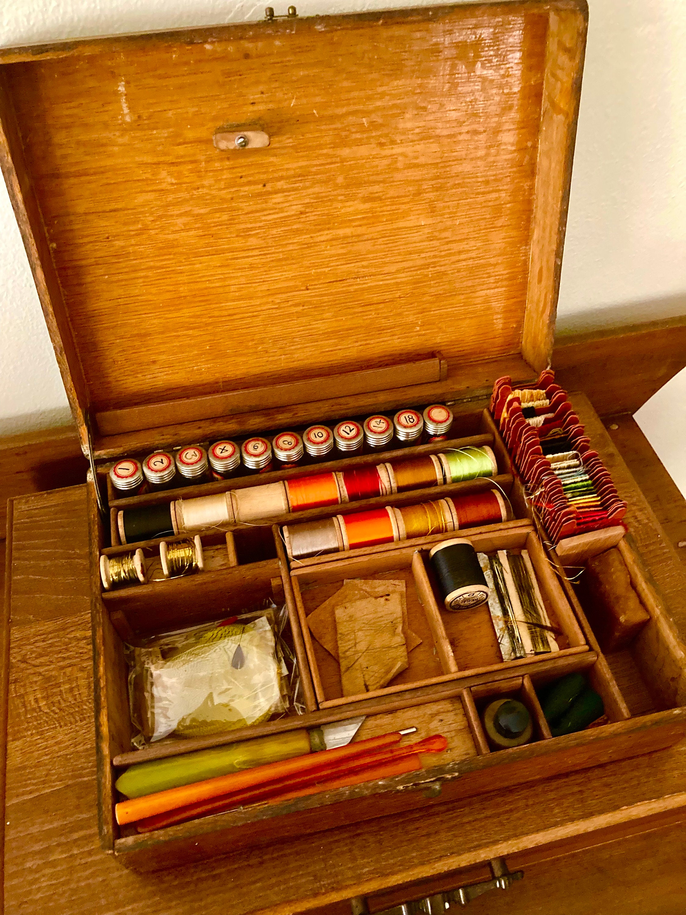 Vintage Fly Tying Kit, Antique Fly Tying Wooden Box, Handmade Wooden Box  With Compartments