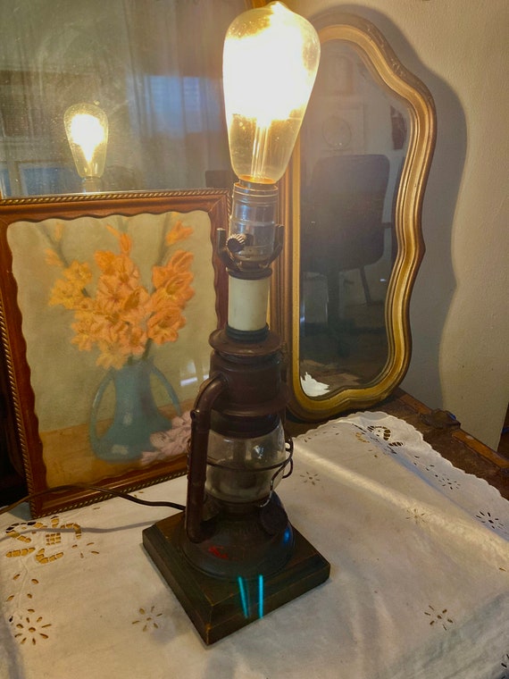 Vintage Lantern Table Lamp