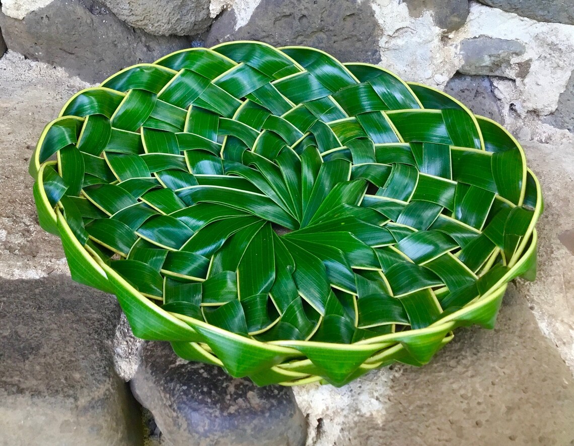 Kauai Coconut Leaf Fruit Basket/Platter Handwoven 100 Etsy