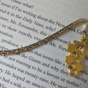 BeeLoverBookmark, HoneycombBookmark, BeeCharm, Bookmark, Bibliophile, BookLover, Handmade, Unique, Gift, ShepherdHookBookmark, BeeKeeperGift