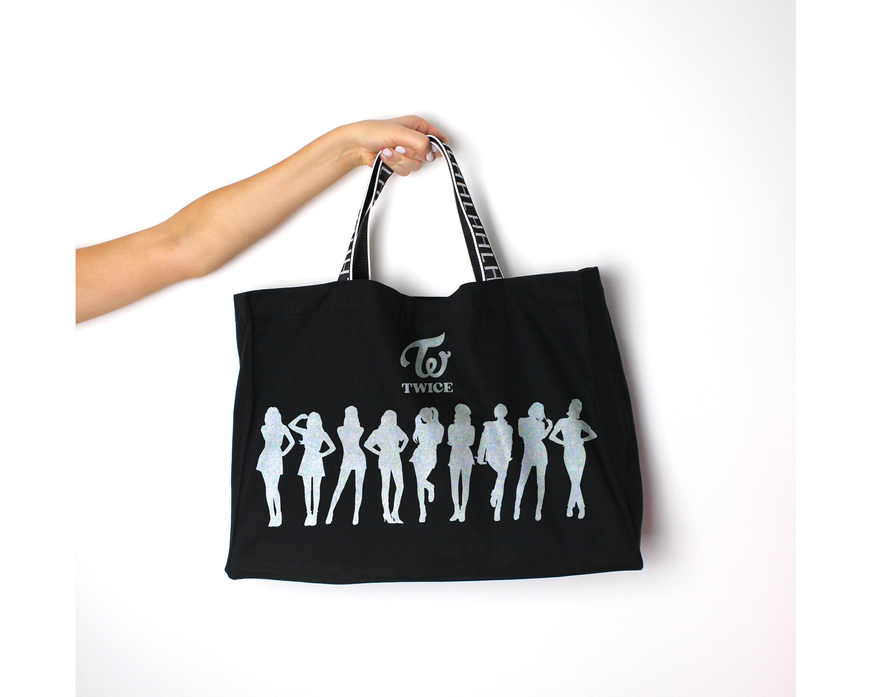TWICE ロゴカッティングステッカーの通販 by TAKE's shop｜ラクマ