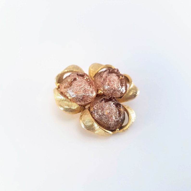 Statement clover brooch 1980/'s costume jewelry for women gift Vintage gold tone brooch with dusty pink cabochons