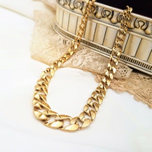 Naszyjnik z masywnego łańcuszka z lat 90., Vintage Monet Flat Gold Tone Link Necklace, krótki naszyjnik choker, prezent dla agenta nieruchomości, pudełko na prezent świąteczny