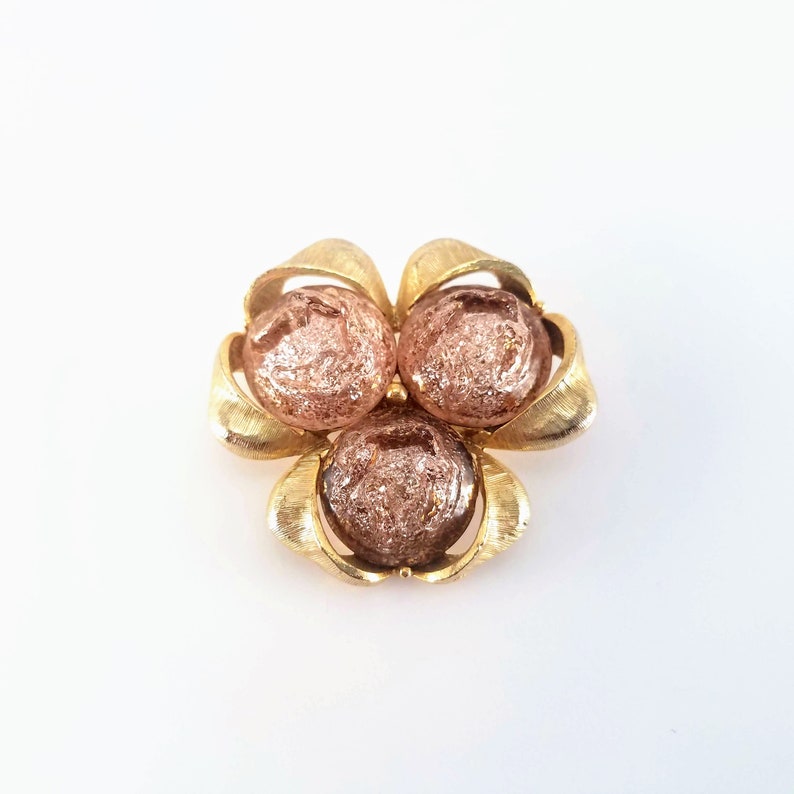 Statement clover brooch 1980/'s costume jewelry for women gift Vintage gold tone brooch with dusty pink cabochons