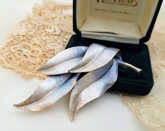 Kramer Branch Leaves Brooch, Vintage Gold Silver Blue Tone Leaf Pin, Fall autumn leaves jewelry, Fall shawl pin, Aesthetic pins