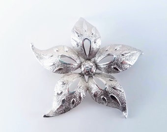 Large floral brooch, Vintage silver tone brooch, Flower statement brooch for woman gift, Modern shawl pin