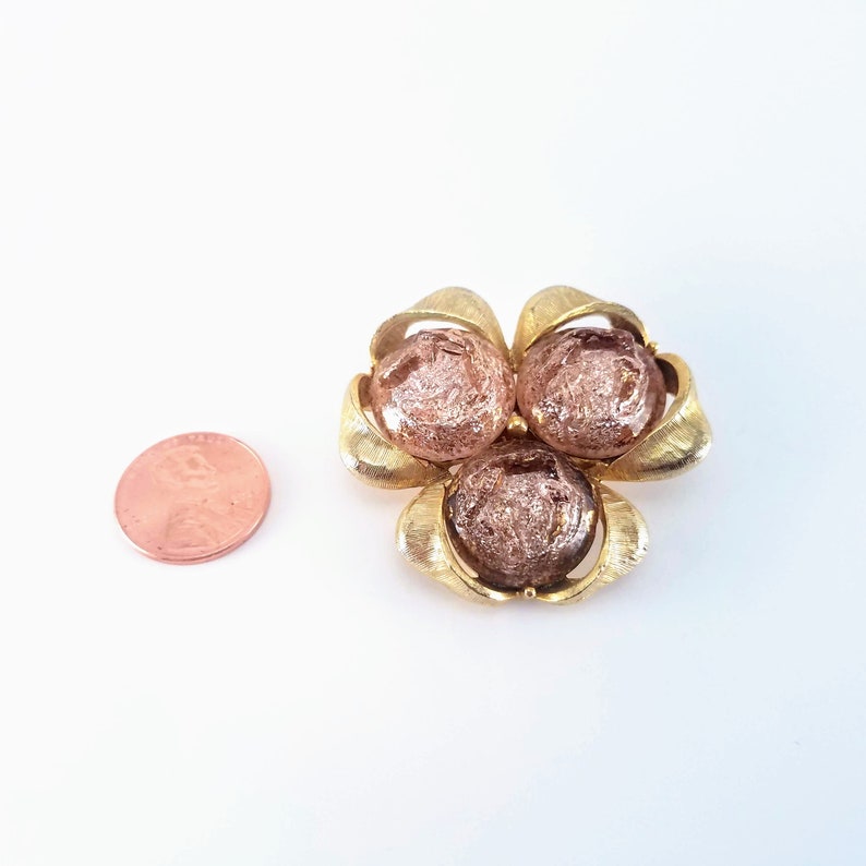 Statement clover brooch 1980/'s costume jewelry for women gift Vintage gold tone brooch with dusty pink cabochons