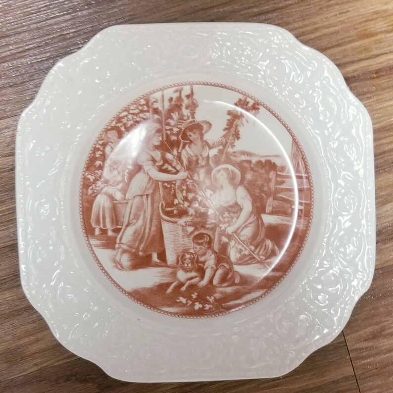 Set of 2 Mottahedeh FOUR SEASONS 8.5\u201d English England Plates