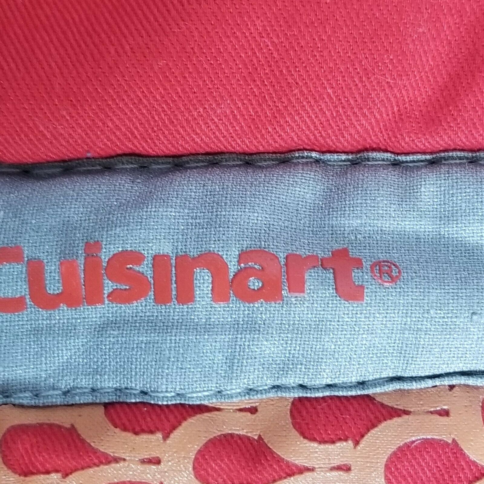 A Set Of Cuisinart Silicone Oven Mitts- Cherry Red 🍒 ! 🔥