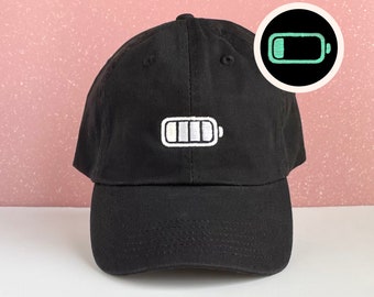 Chapeau brodé à batterie pleine et batterie faible qui brille dans le noir avec sangle arrière réglable, adulte unisexe, casquette de baseball, broderie de chapeaux de papa mignons