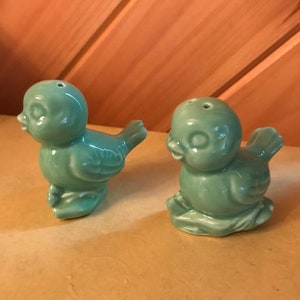 vintage ceramic green baby duckling salt and pepper shakers
