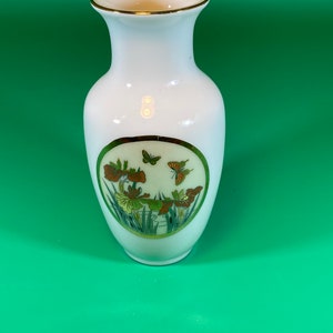 Vintage Heisei porcelain vase