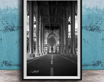 Paris Bridge Wall Art: Pont de Bir Hakeim - Black and White Photo