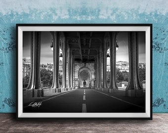 Paris Bridge Wall Art: Pont de Bir Hakeim - Black and White Photo