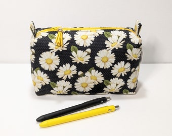 Large format pencil case / pencil case with BLACK DAISIES patterns