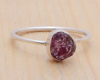 Anillo de rubí de roca de plata de ley 925, anillo llamativo de rubí, disponible en todas las piedras preciosas, anillo de cristal en bruto, anillo de rubí rojo, piedra natal de julio