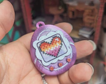 Colorful Heart Retro Virtual Pet Fidget Clicker Keychain | 3D Printed Fidget Clicker Tamagotchi
