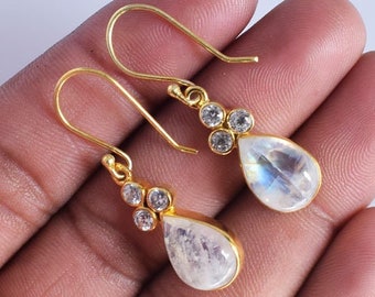 Moonstone earrings, drop earrings, dangle earrings, briolette jewelry, gemstone earrings, sterling silver, blue moonstone, gifts for women
