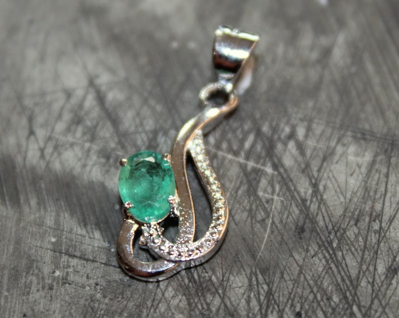 Handmade Silver Pendant Natural Emerald Gemstone Pendant 925 Solid Sterling Silver 5X7 mm Oval Cut