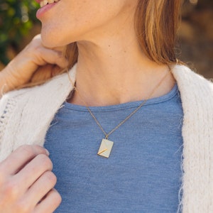 Regalo del día de la madre, collar con sobre y mensaje, joyas personalizadas para mamá, collares con letras de amor, accesorio de regalo, collar con cita personalizada