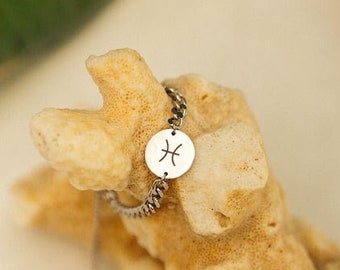 Pisces zodiac Bracelet - PERSONALIZED STAR SIGN Halloween jewelry - Celestial engraved bracelet with zodiac sign - Astrology charm bracelet