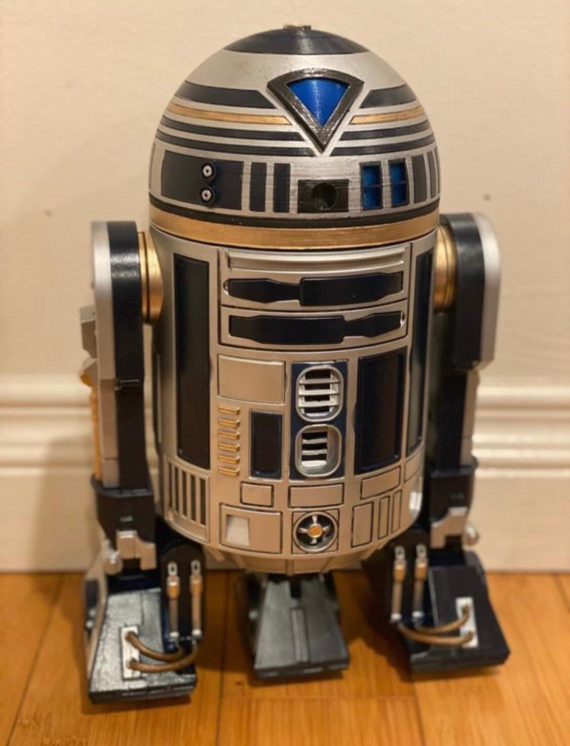 R2-D2 ドロイドデポ スターウォーズ カスタム ギャラクシーズエッジ Made a R-series custom droid at Droid Depot. ドロイドデポでR型
