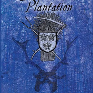 Könnte beinhalten: Buchcover mit blauem Hintergrund und einer Schwarzweißillustration eines Hirschkopfes mit Geweih. Der Titel des Buches lautet "The Devil's Plantation" in einer stilisierten Schriftart. Der Untertitel lautet "East Anglian Lore, Witchcraft & Folk-Magic" und der Name des Autors ist "NIGEL G. PEARSON".