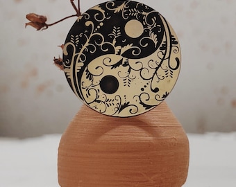 Yin Yang 1 pin