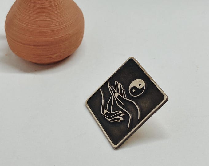Yin Yang 3 pin